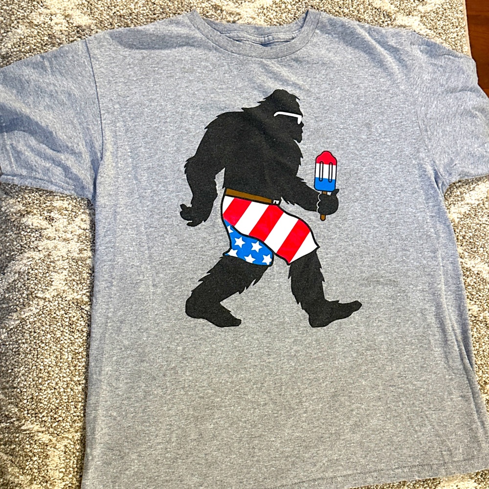 Bigfoot Gray T-Shirt kids XL July 4th